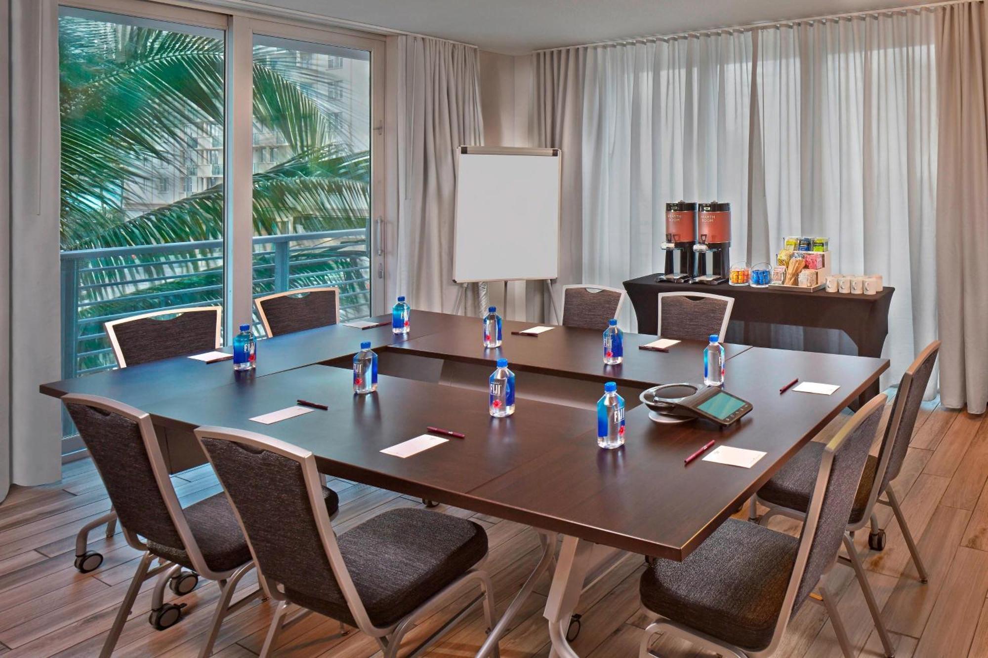 Residence Inn By Marriott Miami Beach Surfside Buitenkant foto